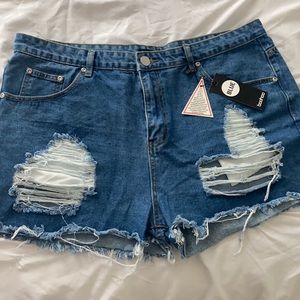 Blue boohoo cut off jean shorts